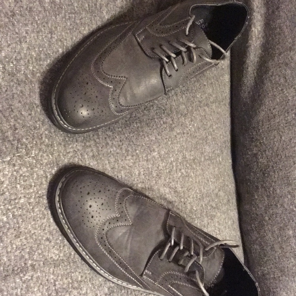 Perry Ellis grey dress shoes